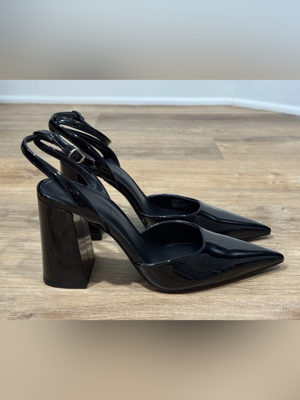 NEW STEVE MADDEN MATTEA BLACK PATENT HEEL SIZE 9